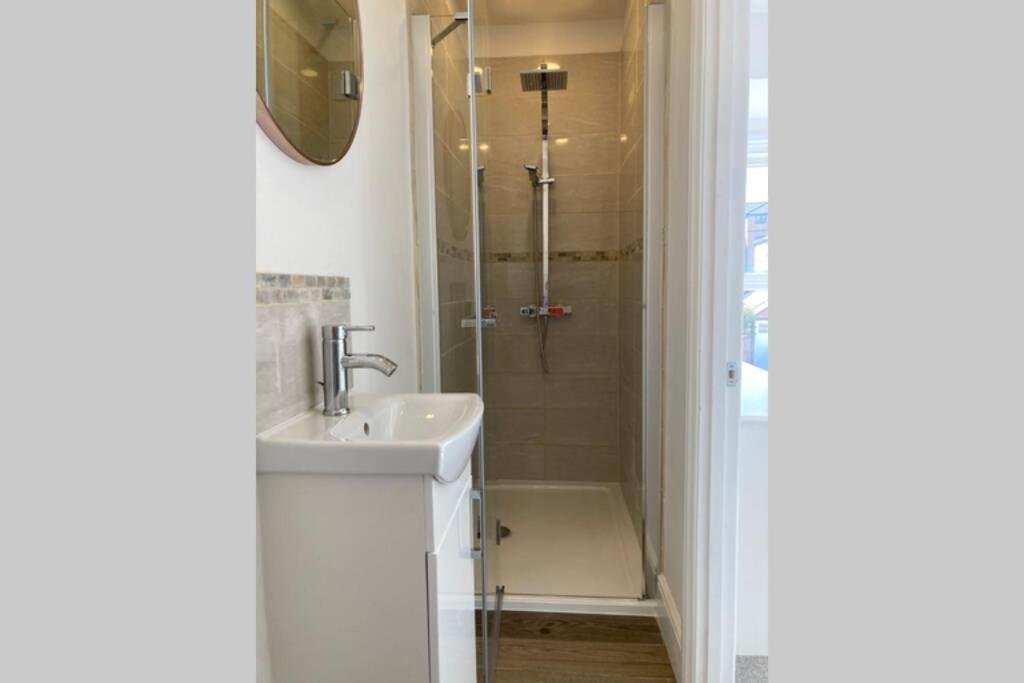 No43: Versatile 4Br Coastal Home With Summer House カウズ エクステリア 写真